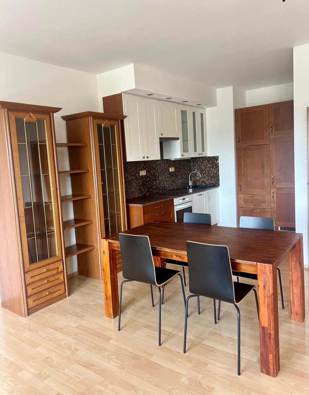 Prodej bytu 4+kk, 120 m2/balkon/garáž.st.  Praha 5, Kudrnova