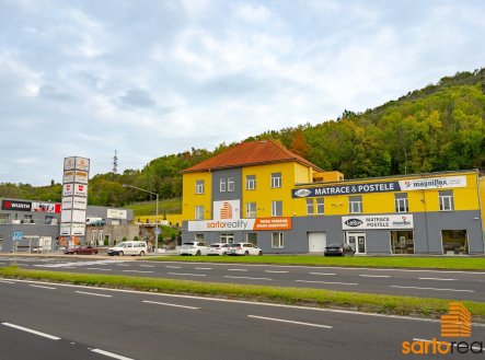 Pronájem obchodní prostory, 420 m²
