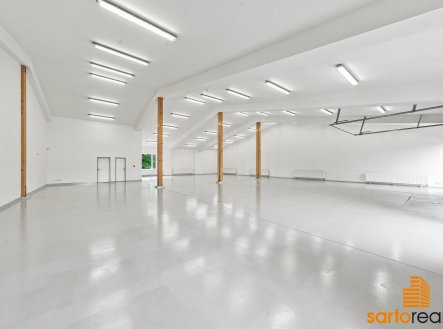 Pronájem obchodní prostory, 420 m²