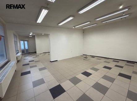 Pronájem obchodní prostory, 84 m²