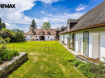 Prodej hotel, 804 m²