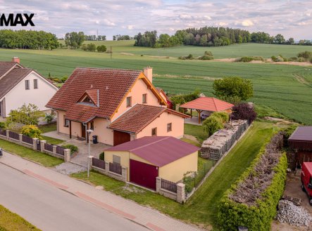 dji-20260518181309-0093-d-3.jpg | Pronájem - dům/vila, 150 m²