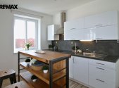 Pronájem bytu, 3+kk, 89 m²