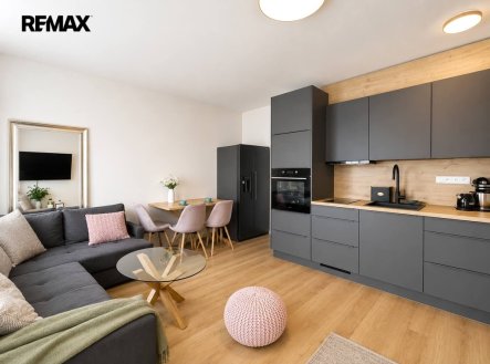 Pronájem bytu, 2+kk, 43 m²
