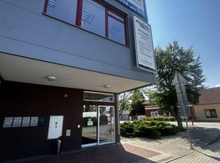 Pronájem obchodní prostory, 160 m²