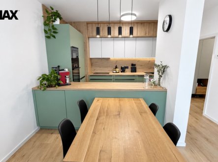 Pronájem bytu, 3+kk, 82 m²