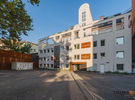 Pronájem obchodní prostory, 418 m²