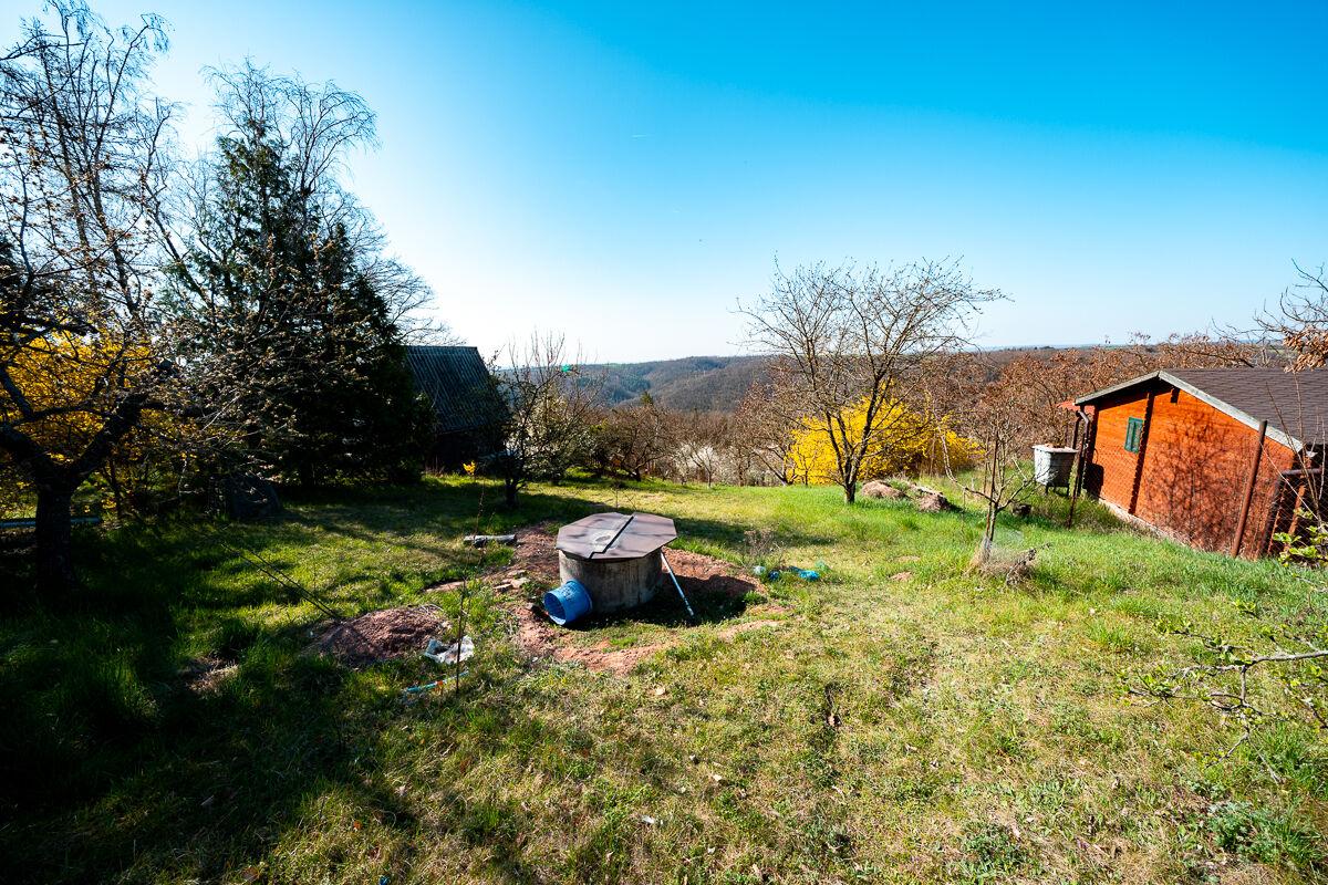 Stavební pozemek se stavebním povolením 2 092 m², Nebovidy u Brna