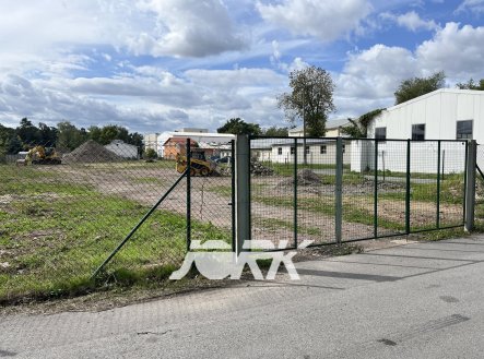 Prodej pozemku pro komerční výstavbu, 2 885 m²