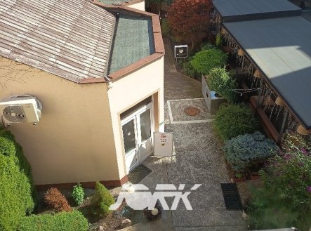 Pronájem obchodní prostory, 270 m²
