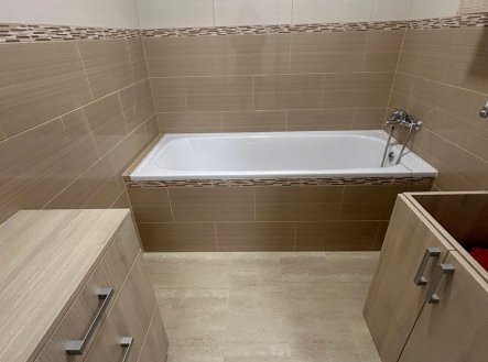Pronájem bytu, 4+kk, 90 m²