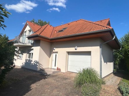 Pronájem domu/vily, 200 m²