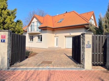 Pronájem domu/vily, 200 m²
