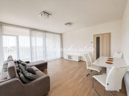 Pronájem bytu, 2+kk, 61 m²
