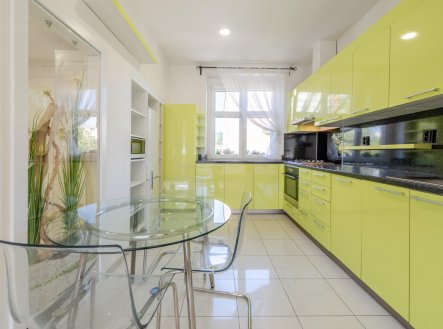 Pronájem bytu, 3+kk, 109 m²