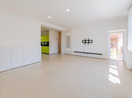 Pronájem bytu, 3+kk, 109 m²