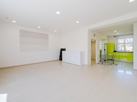 Pronájem bytu, 3+kk, 109 m²