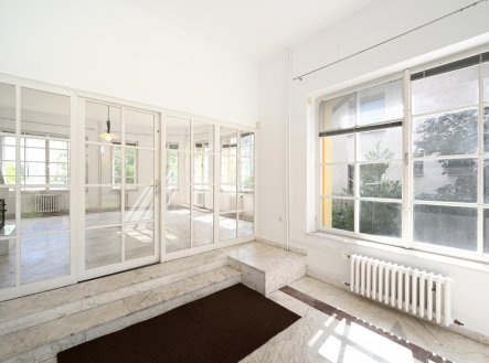 Pronájem kanceláře, 454 m²