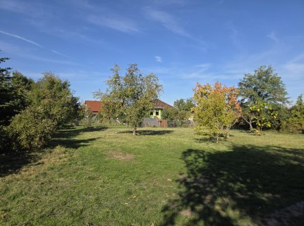Prodej pozemku pro bydlení, 1 100 m²