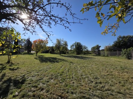 Prodej pozemku pro bydlení, 1 100 m²