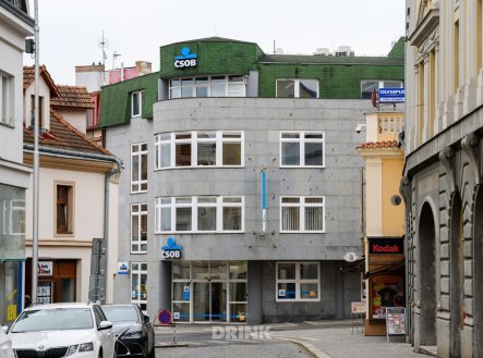 Pronájem kanceláře, 317 m²