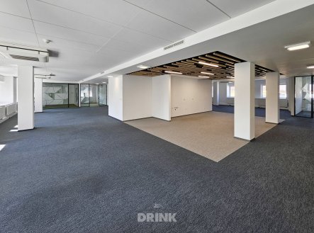 Pronájem kanceláře, 420 m²