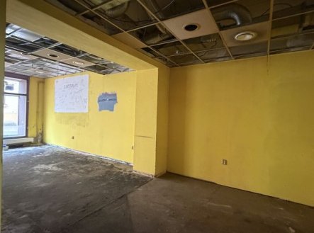 Pronájem obchodní prostory, 77 m²