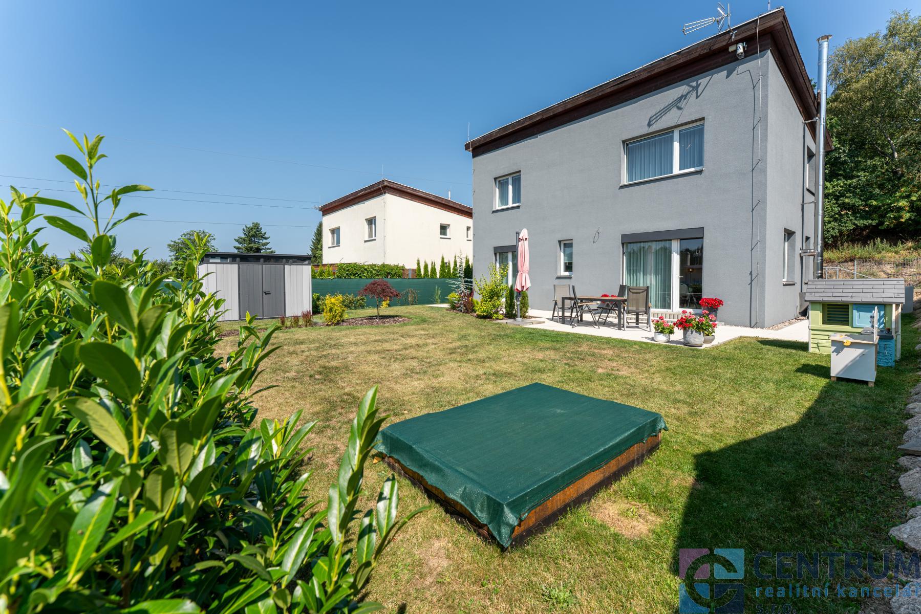 DRE04251-HDR