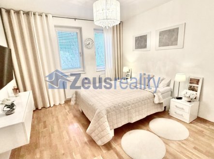 Pronájem bytu, 3+1, 124 m²