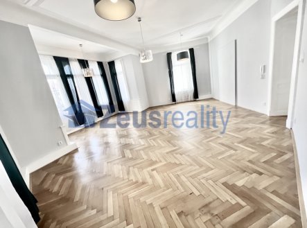 Pronájem kanceláře, 45 m²