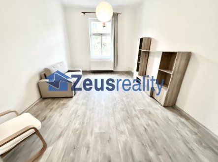 Pronájem bytu, 2+kk, 44 m²