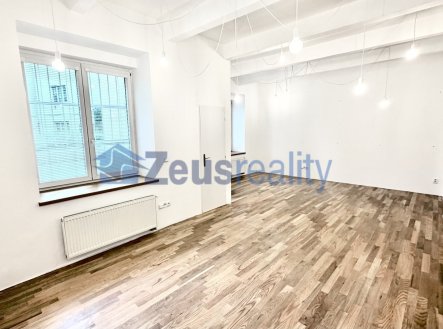 Pronájem kanceláře, 48 m²