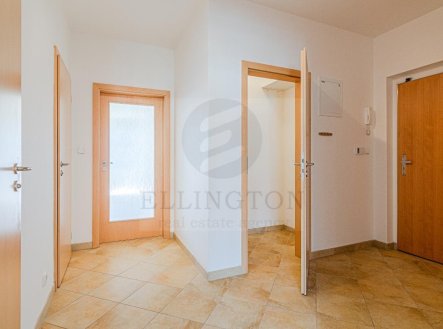 Pronájem bytu, 2+kk, 58 m²