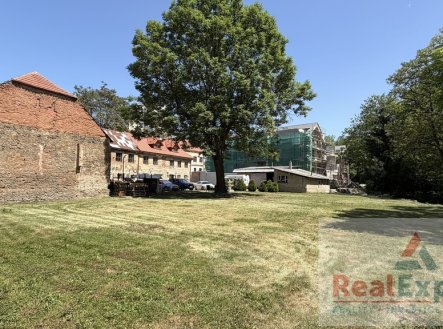 Prodej pozemku pro bydlení, 2 166 m²