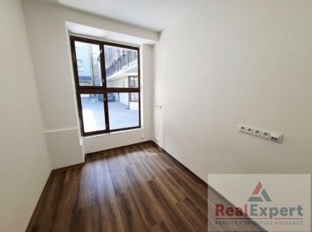 Pronájem kanceláře, 70 m²