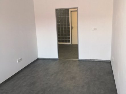 Pronájem komerčního objektu, obchodní centrum, 25 m²