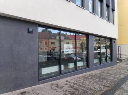 Pronájem komerčního objektu, obchodní centrum, 136 m²