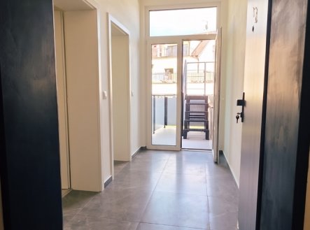Pronájem bytu, 1+kk, 42 m²