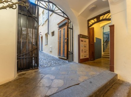 Pronájem obchodní prostory, 160 m²