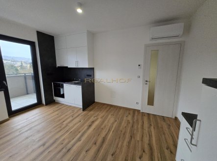 Pronájem bytu, 1+1, 37 m²