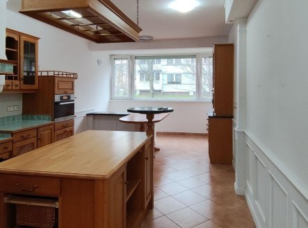 Pronájem bytu, 2+1, 97 m²