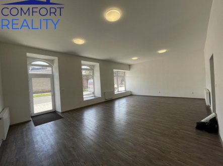 Pronájem obchodní prostory, 220 m²