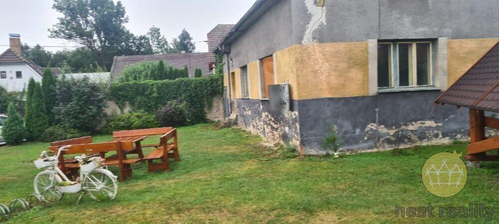 Prodej jednopodlažního domu s pozemkem o výměře 346 m2 v obci Mačkov, okres Strakonice