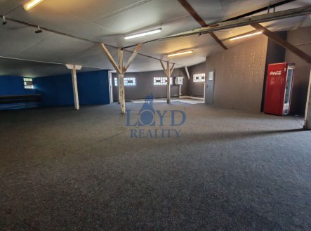 Pronájem skladu, 662 m²