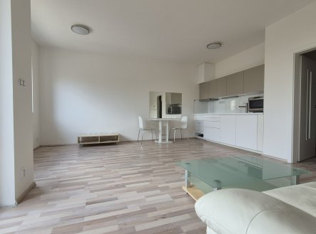 Pronájem bytu, 1+kk, 42 m²