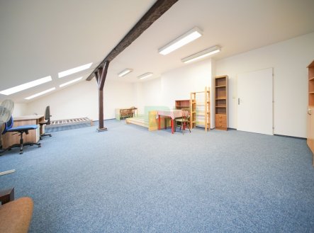 Pronájem bytu, jiný, 77 m²