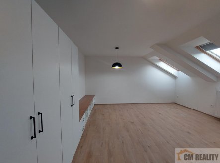 Pronájem bytu, 1+kk, 38 m²