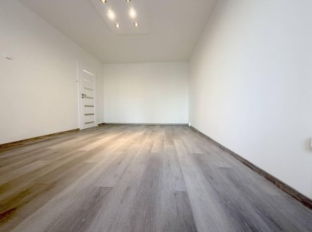 Pronájem bytu, 1+kk, 35 m²