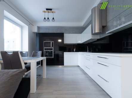 Pronájem bytu, 2+kk, 58 m²