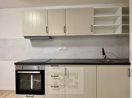 Pronájem bytu, 1+kk, 65 m²